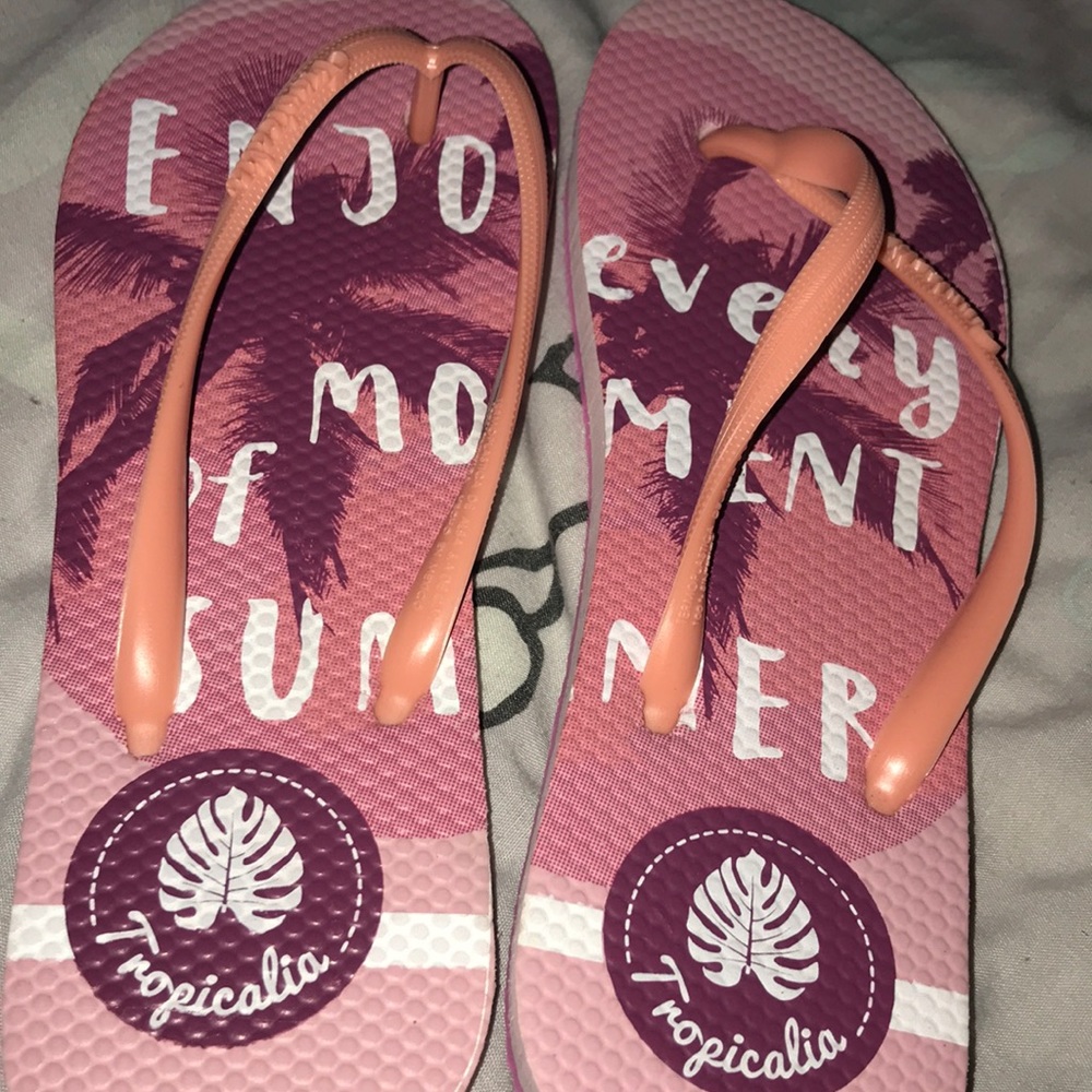 “enjoy every moment of summer” flipflops